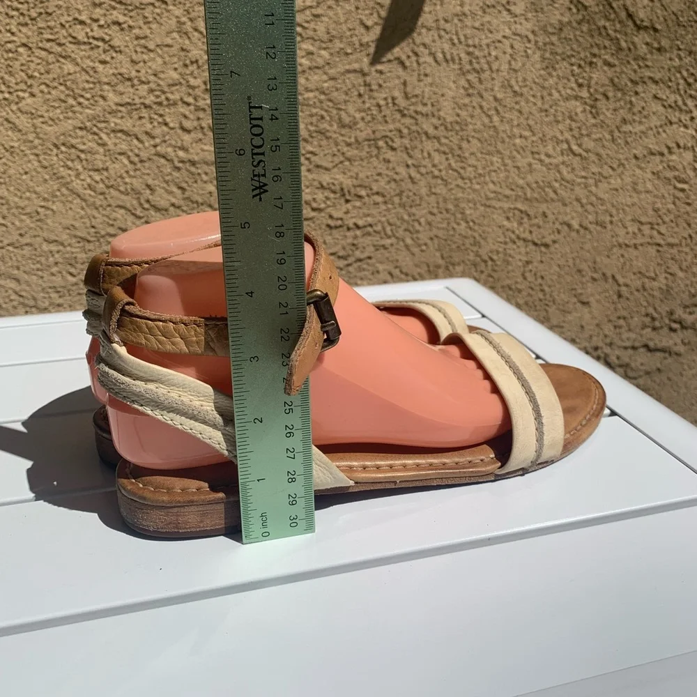 Frye brown and cream leather strap sandals size 9M - Picture 11 of 15